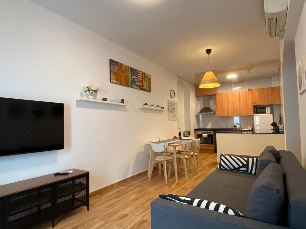 Apartments Sant Lluis Center, 2 Min Walk From The Sea Lloret de Mar Luaran gambar
