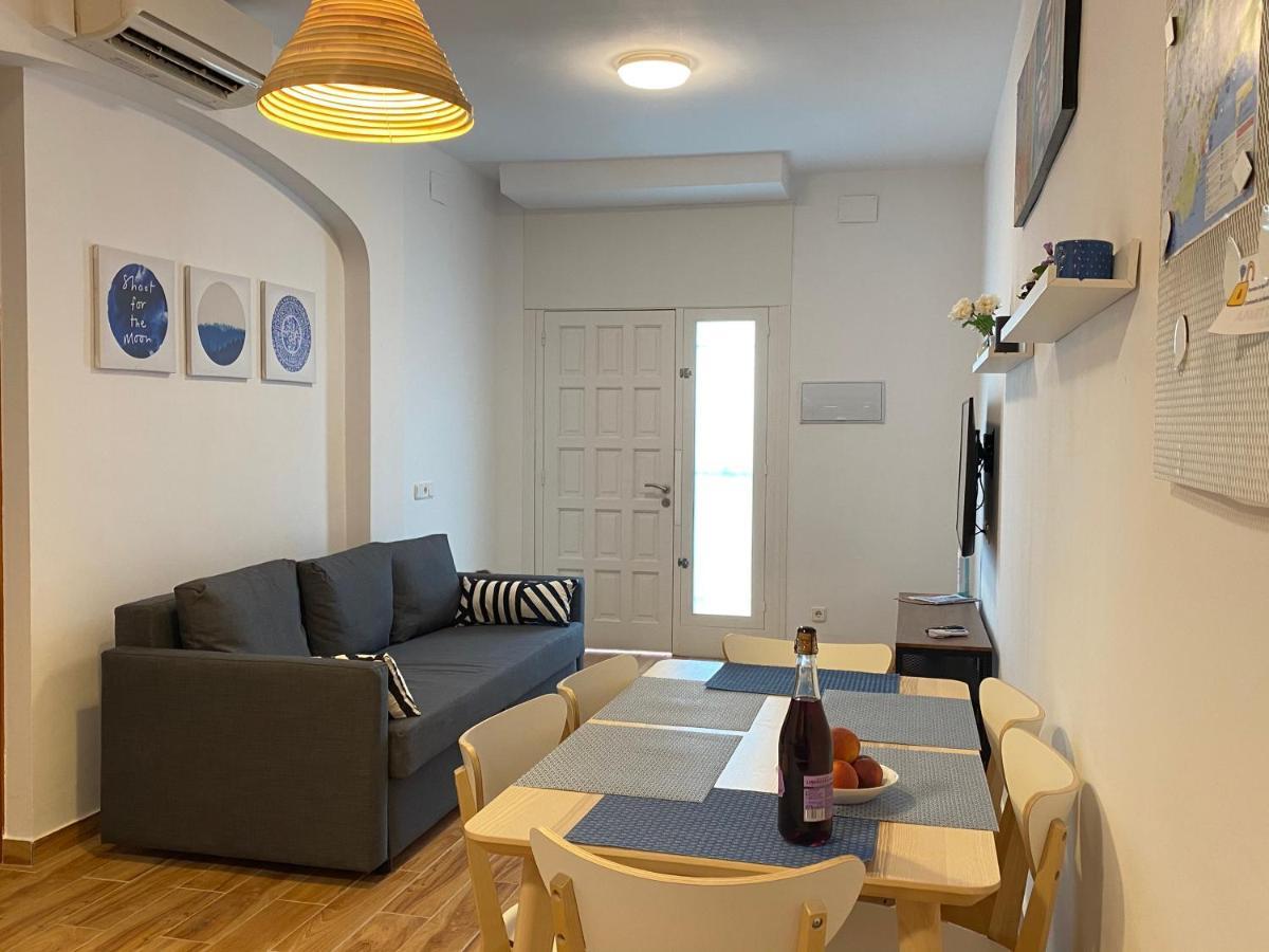 Apartments Sant Lluis Center, 2 Min Walk From The Sea Lloret de Mar Luaran gambar