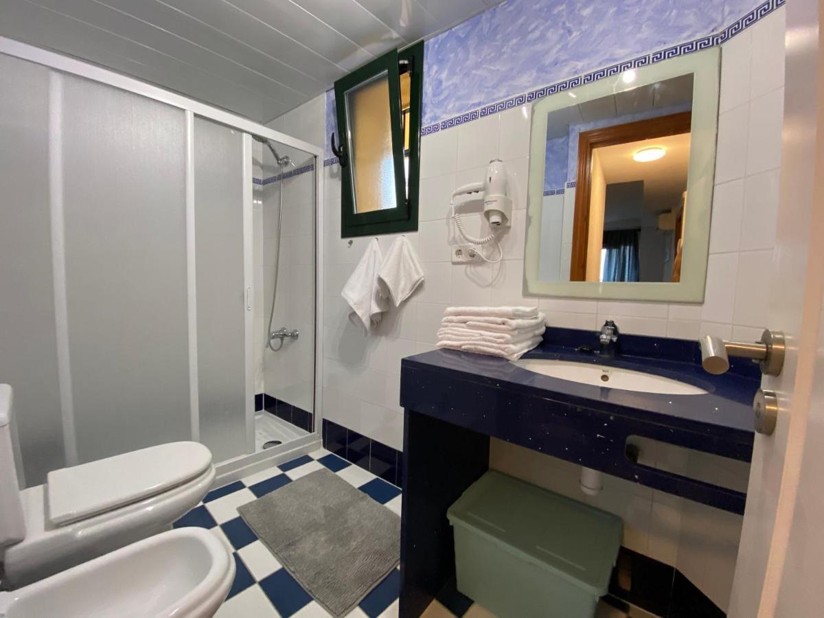 Apartments Sant Lluis Center, 2 Min Walk From The Sea Lloret de Mar Luaran gambar